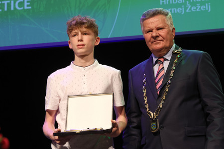 ZLATE PETICE 84 FOTO LJUBO VUKELIČ